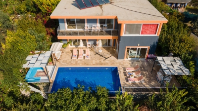 Villa Sultan, doğa içerisinde, muhafazakar, çocuk havuzlu 6 kişilik villa
