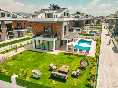 Villa Galaksi Venüs 4, geniş bahçeli, özel havuzlu, modern dizayn edilmiş, 8 kişilik kiralık villa