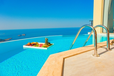 Villa Bloom, doğa içerisinde , özel havuzlu, deniz manzaralı, 2 kişilik balayı villası