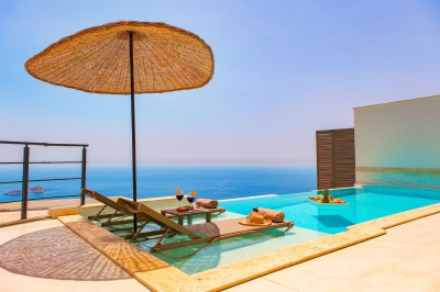 Villa Liz, doğa içerisinde, deniz manzaralı, özel havuzlu, 2 kişilik  balayı villası