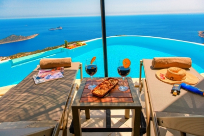 Villa Morris, doğa içerisinde, deniz manzaralı, özel havuzlu, 2 kişilik  balayı villası