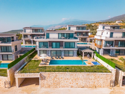 Villa Kalkan Safir, doğa içerisinde, deniz manzaralı, merkeze yakın, özel havuzlu, bahçeli, 8 kişilik villa