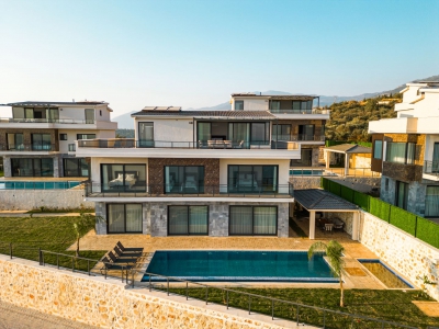 Villa Kalkan Zümrüt, doğa içerisinde, deniz manzaralı, merkeze yakın, özel havuzlu, bahçeli, 8 kişilik villa