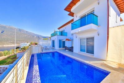 Villa James 3, Korunaklı Havuz alanlı, Deniz Manzaralı Yazlık Villa