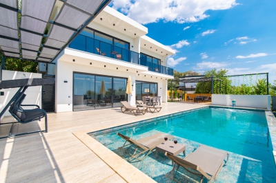 Villa Kaila Üzümlü, doğa içerisinde, özel havuzlu, 5 kişilik kiralık villa