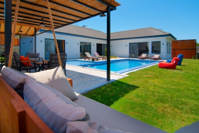 Villa Melo, Jakuzili, Korunaklı Havuz Alanlı yazlık villa