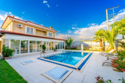 Villa Nehir