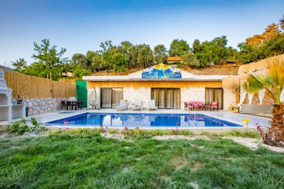 Villa SunFlower 1, Muhafazakar, Jakuzili Villa