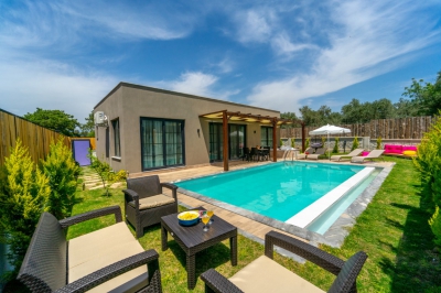 Villa Tlos Riverside