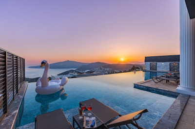 Villa Zek, Deniz manzaralı kiralık